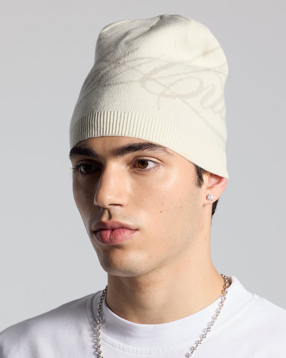 SCRIPT BEANIE GRAU