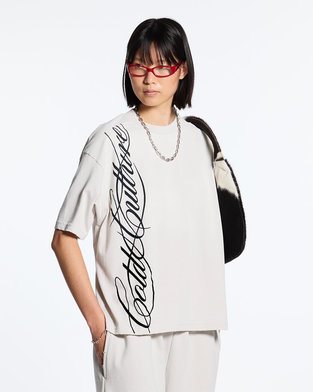 SCRIPT TEE LIGHT GREY