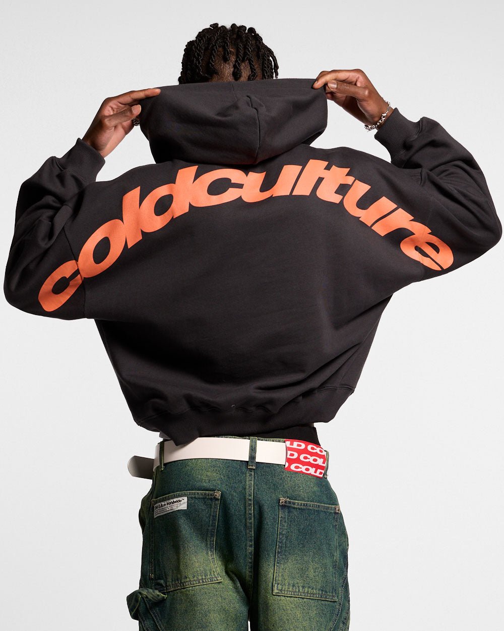 CURVED HOODIE SCHWARZ