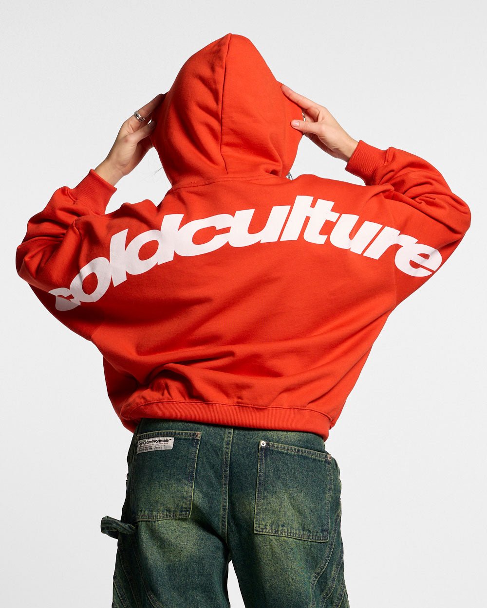 CURVED HOODIE LEUCHTEND ROT