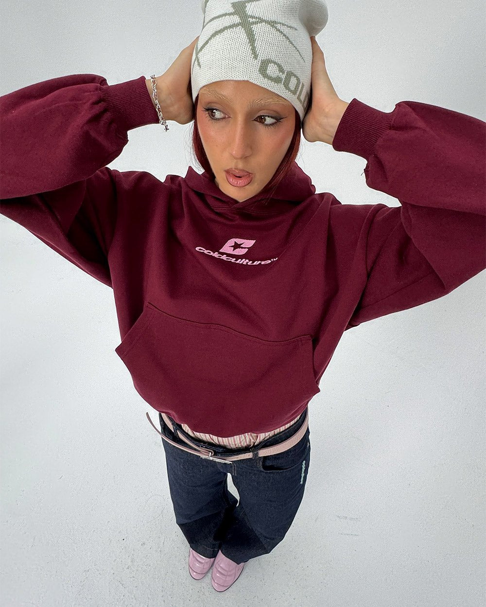 GEBÖGENE HOODIE WEINROT