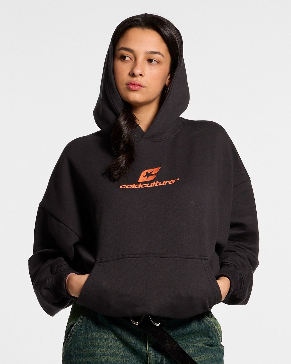 CURVED HOODIE SCHWARZ