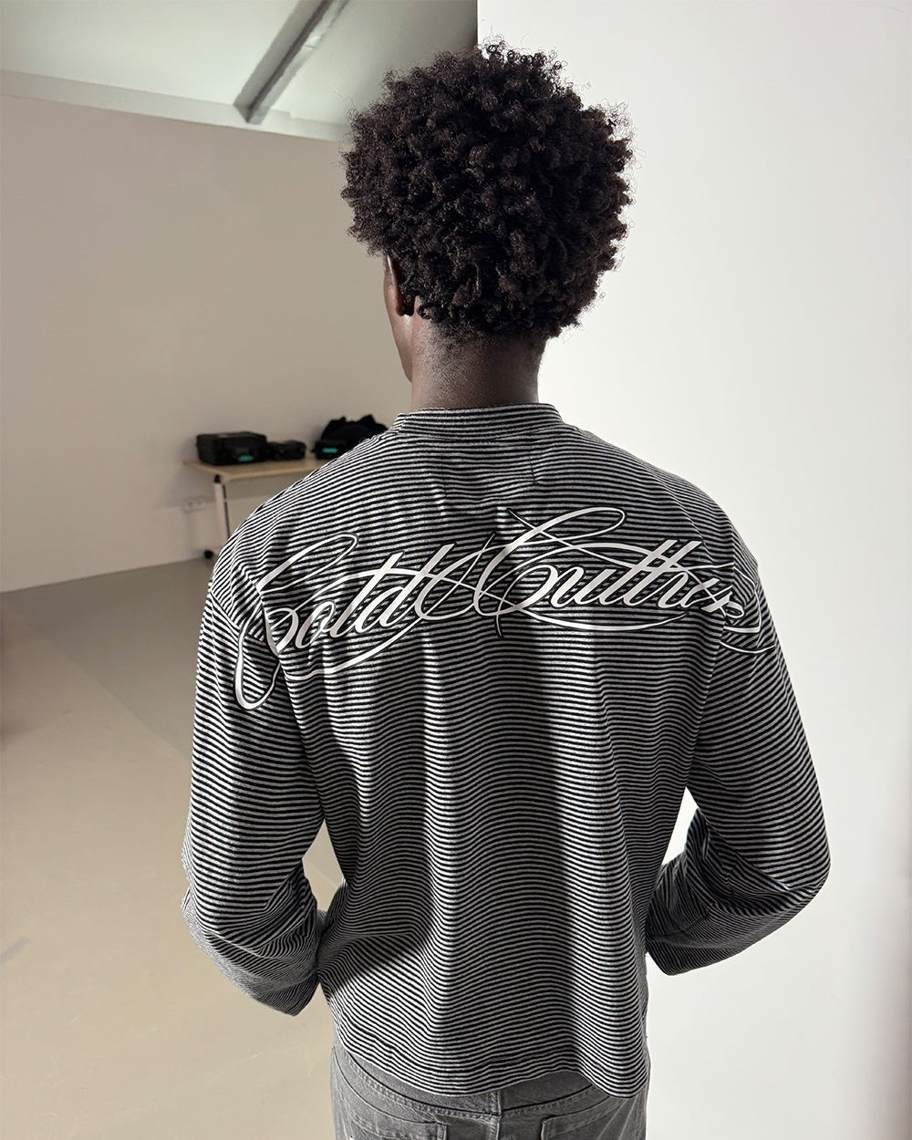 SCRIPT STRIPES LANGARM SCHWARZ