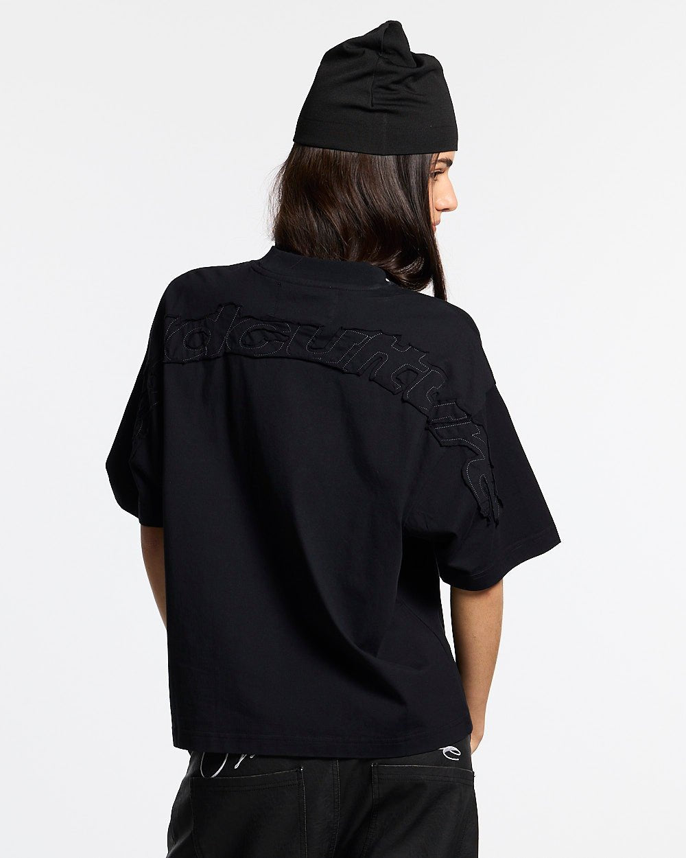 DISTRESS CURVED TEE SCHWARZ