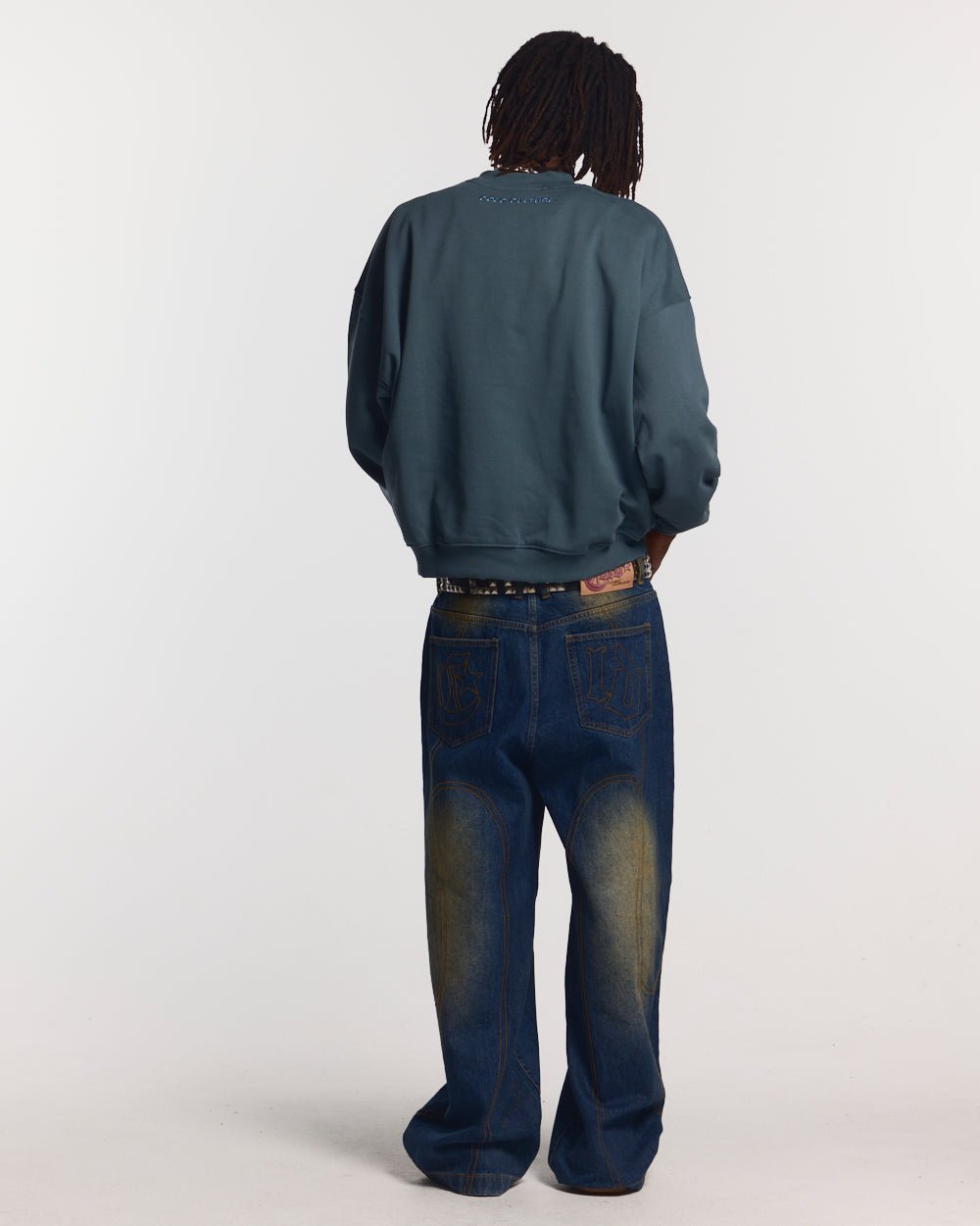 STARS CREWNECK SCHWARZBLAU