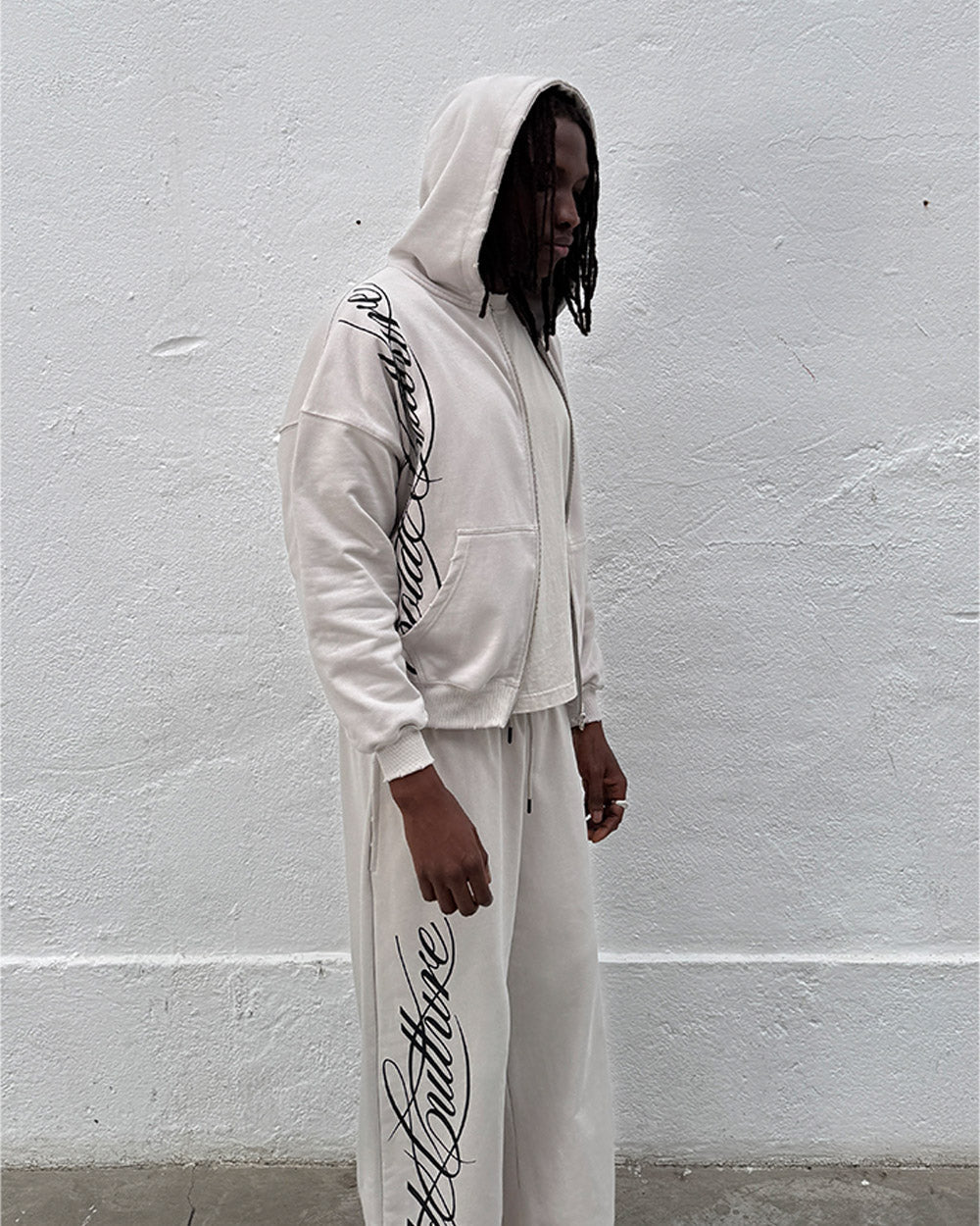 SCRIPT SWEATPANTS LEICHT GRÄULICH