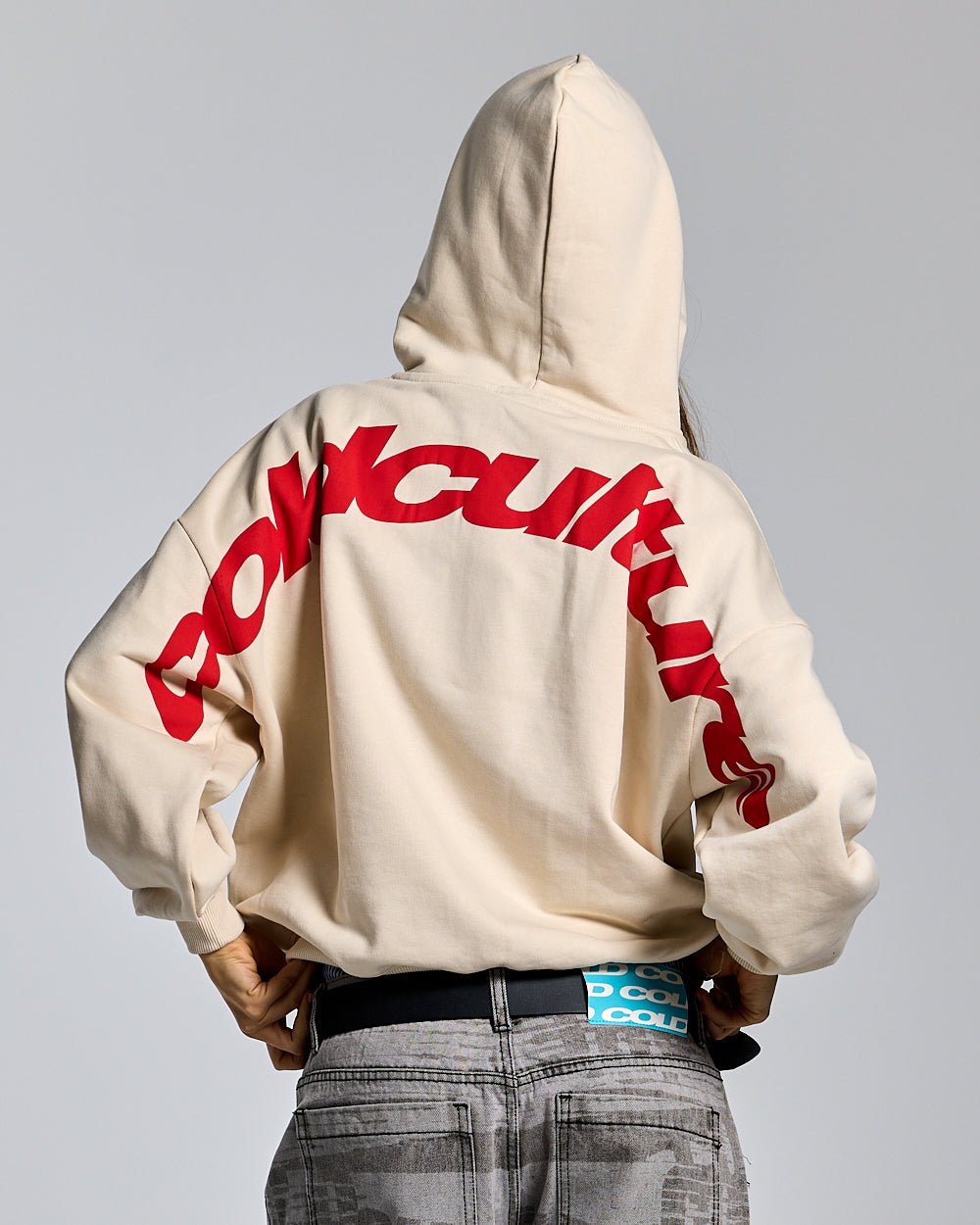 GEBOGENER REIßVERS HOODIE CREME