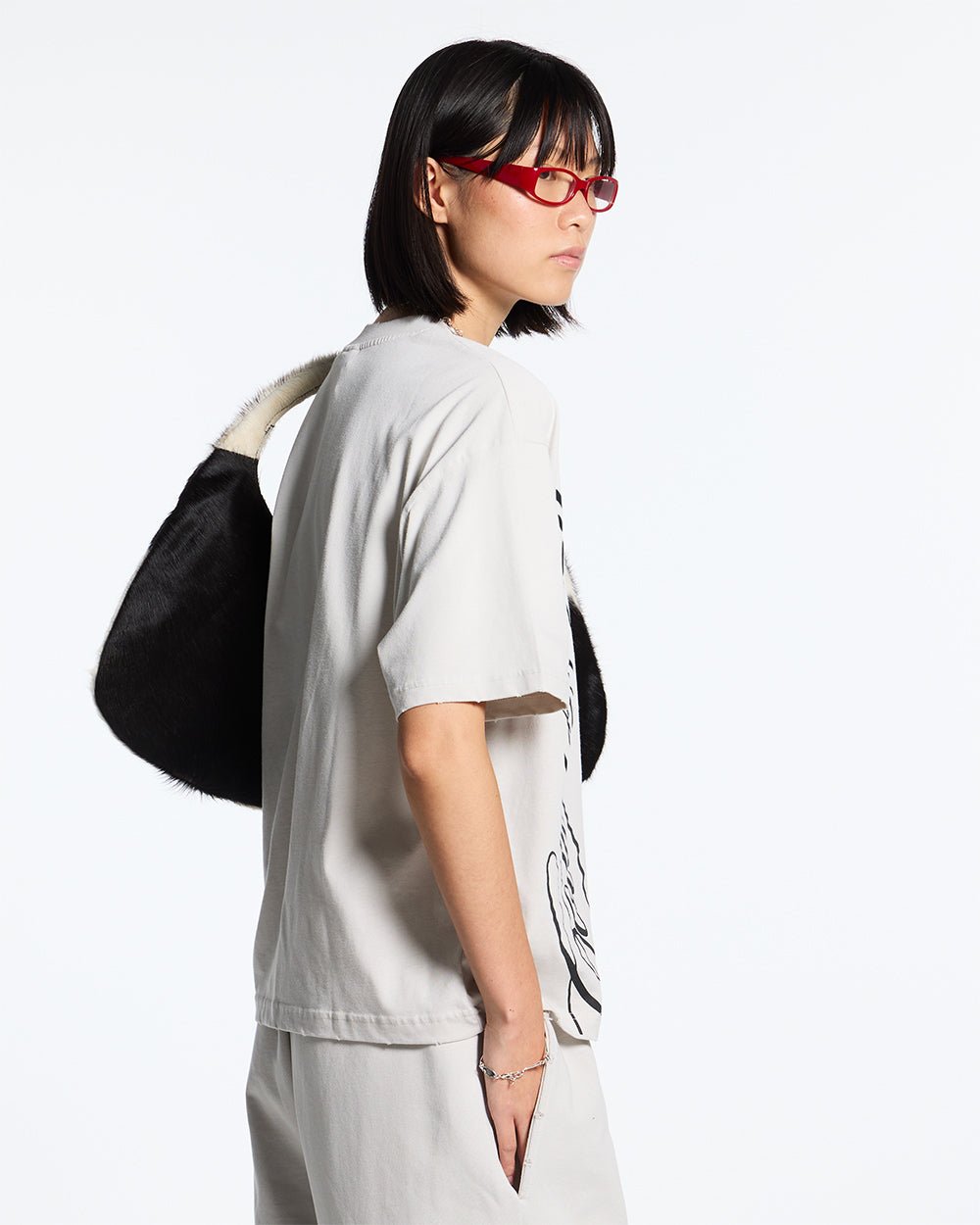 SCRIPT TEE LIGHT GREY